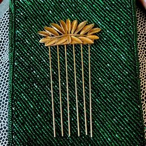 Vintage hair pick/hair lift